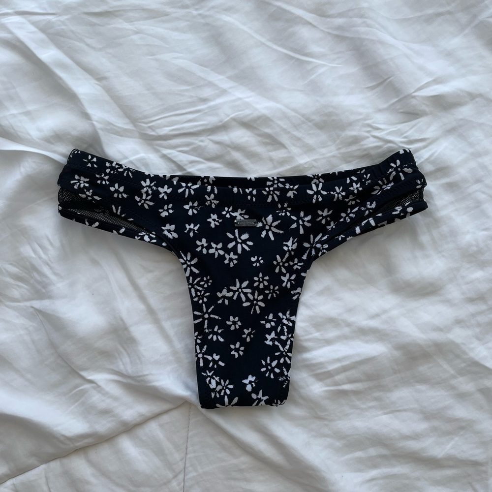 Volcom bikini bottom
